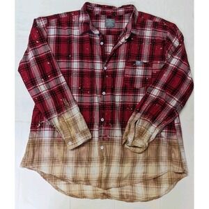 Southern Bliss Red Plaid Shirt Women's Size L.   (1433)
